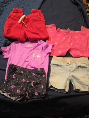 Lot Of Girls Clothes, Size 4/5, Pajamas, Shorts,  Leggings And Sweat Pants